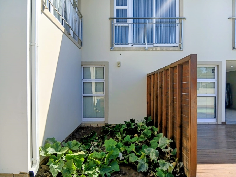 5 Bedroom Property for Sale in Beacon Bay Eastern Cape
